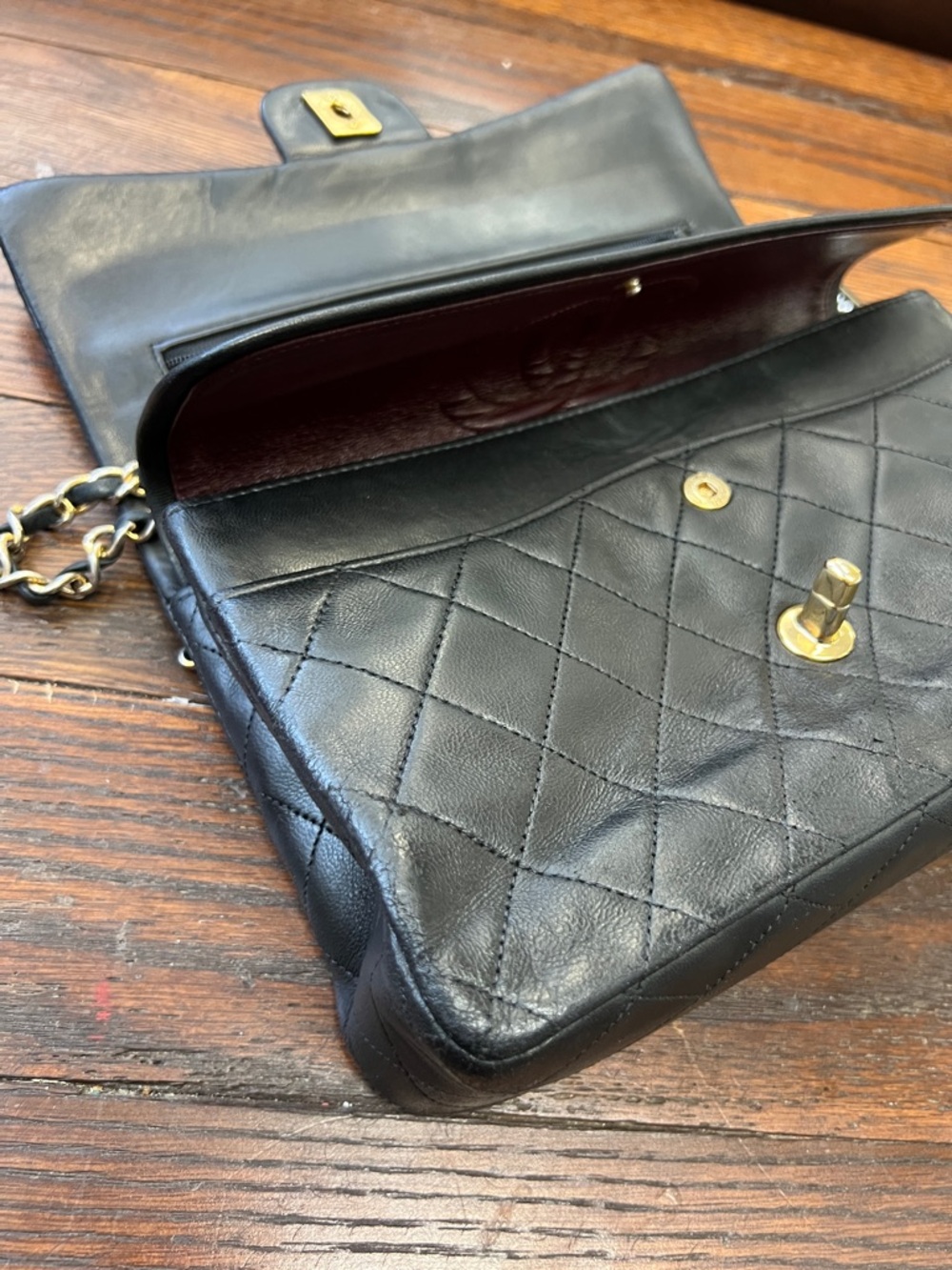 CHANEL Black Quilted double flap bag - Picture 11 of 16